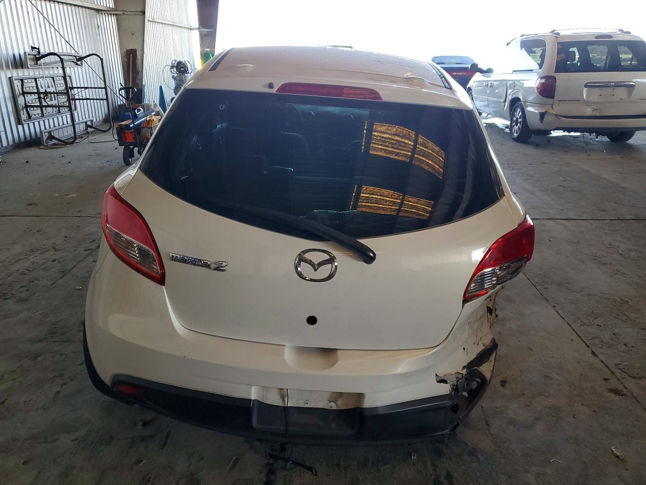 2011 Mazda 2 VIN JM1DE1HZ2B0130635 photo 6