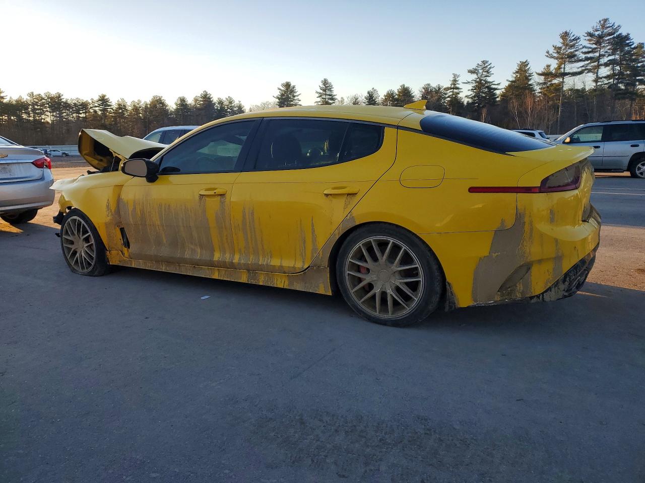 2018 Kia Stinger VIN KNAE35LC7J6020984 photo 2