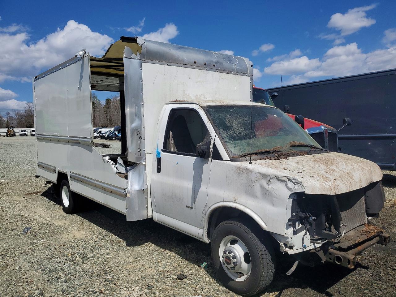2022 GMC Savana VIN 7GZ37TC79NN007335 photo 4