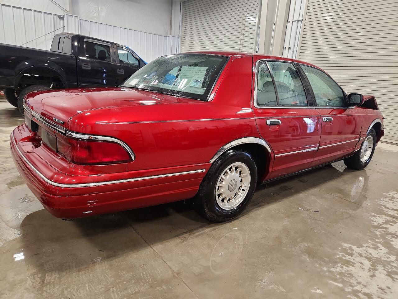 1997 Mercury Grmarquis VIN 2MELM75W6VX639014 photo 3