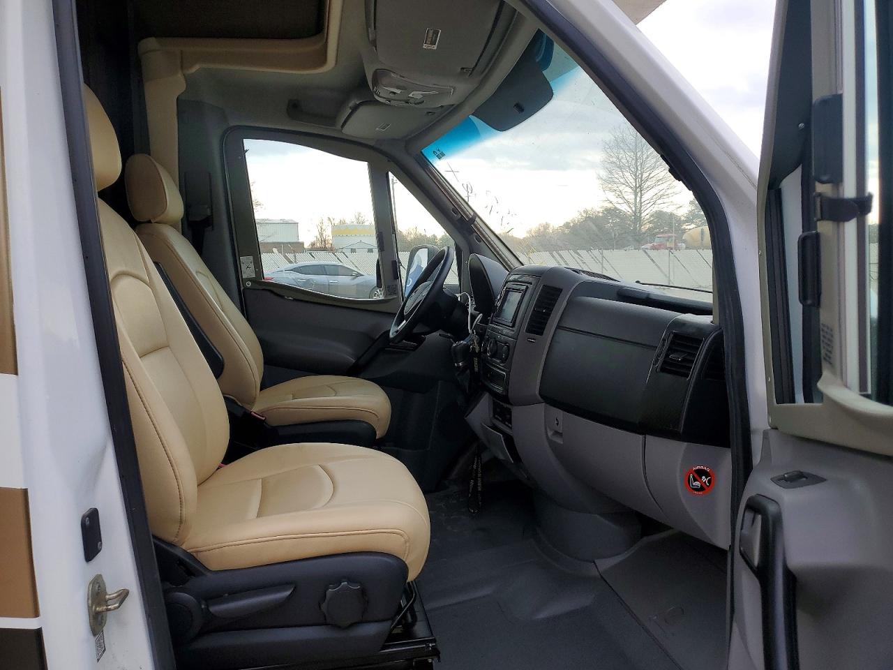 2015 Mercedes-Benz Sprinter VIN WDAPF4CC7F9611449 photo 5