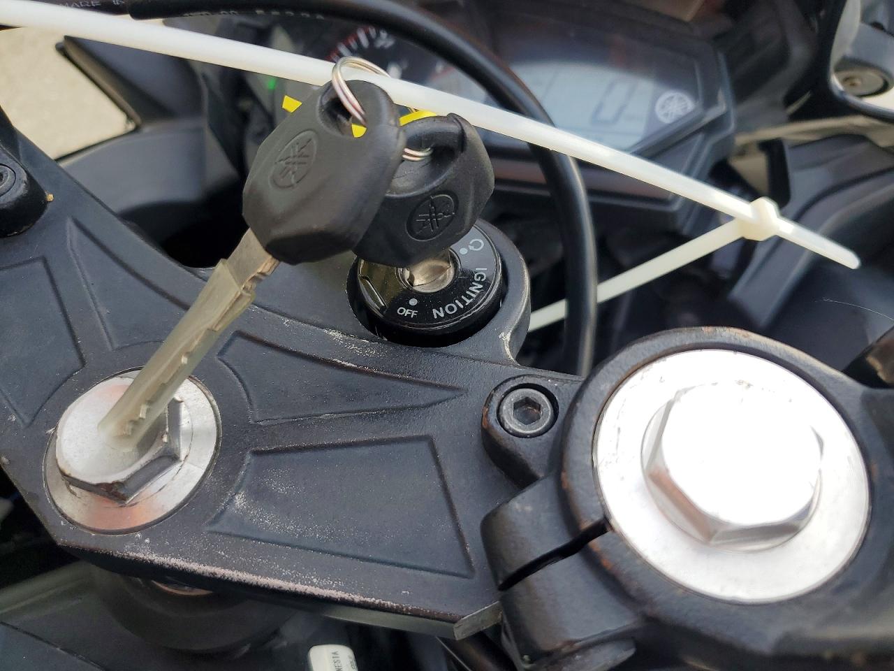 2015 YAMA Yzf600 VIN MH3RH06YXFK007999 photo 8