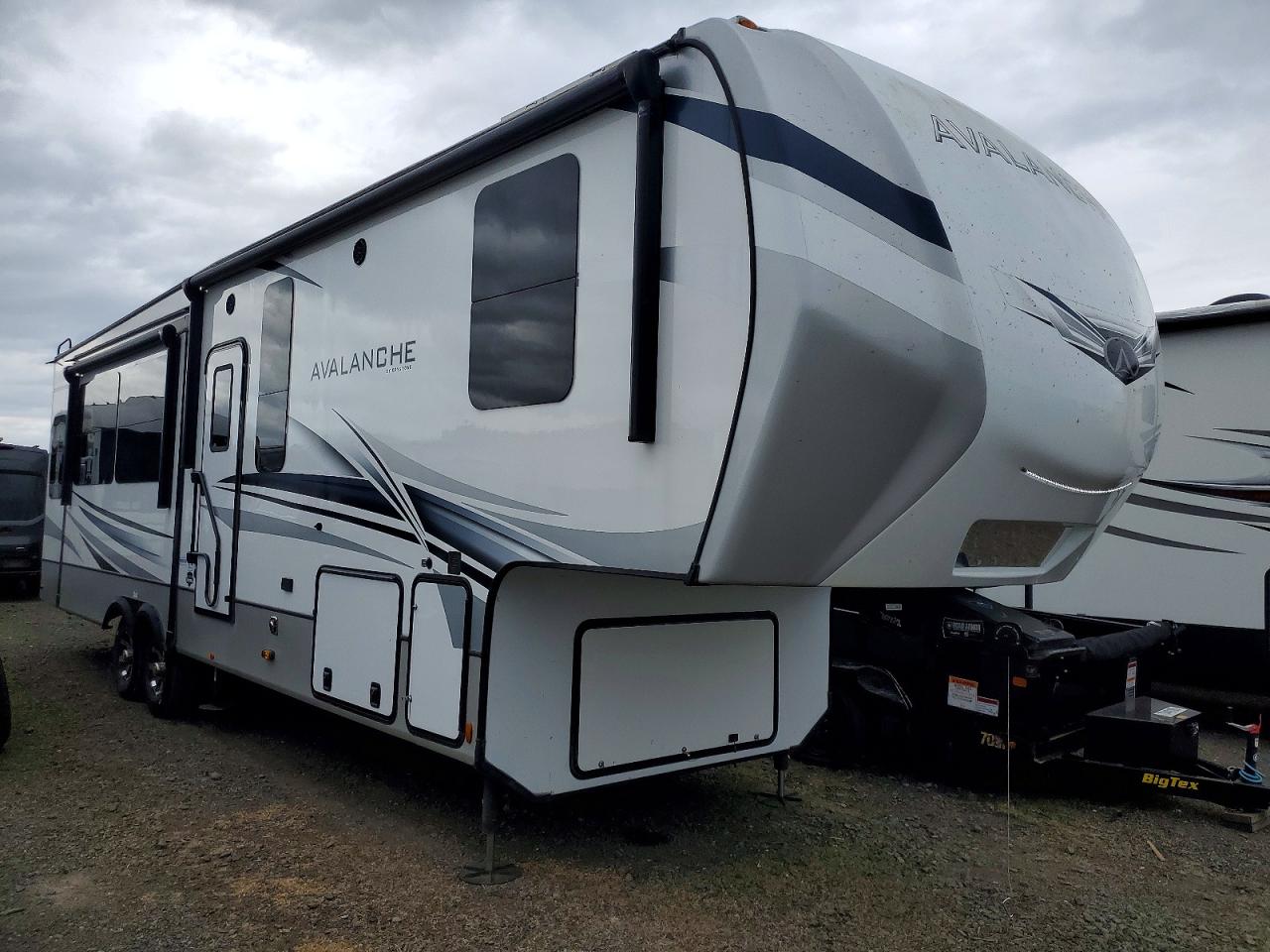 2022 KEYSTONE Trailer VIN 4YDFAVR2XNE760422 photo 1