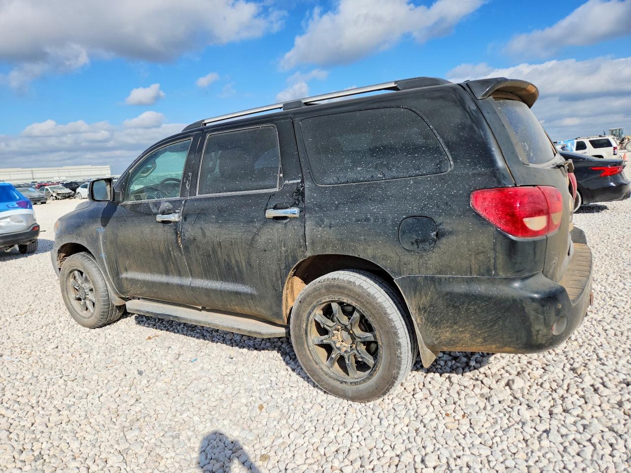 2013 Toyota Sequoia VIN 5TDYY5G12DS044396 photo 2