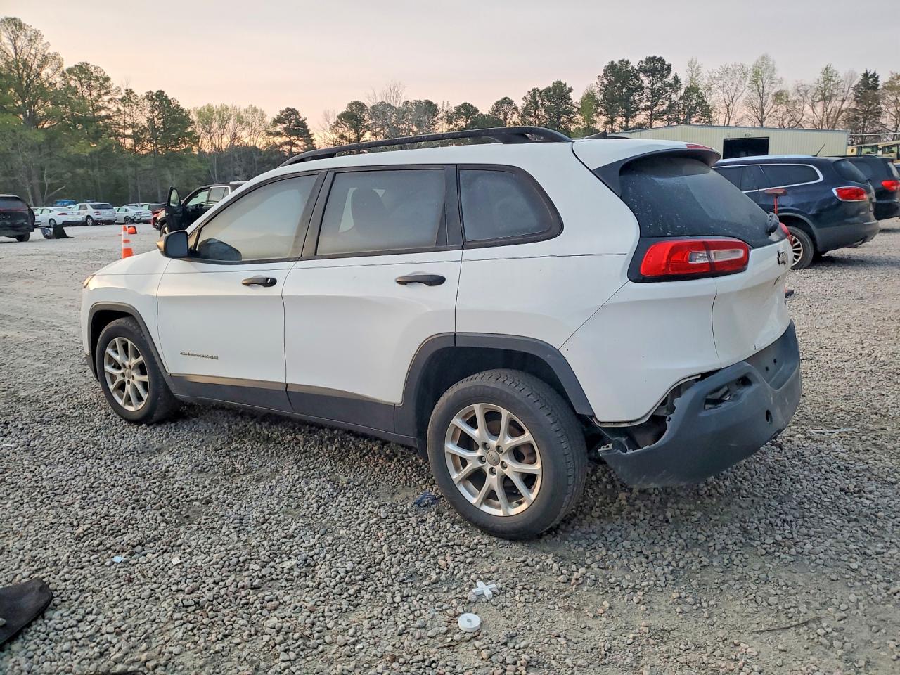 2016 Jeep Grand cher VIN 1C4PJLABXGW207421 photo 2