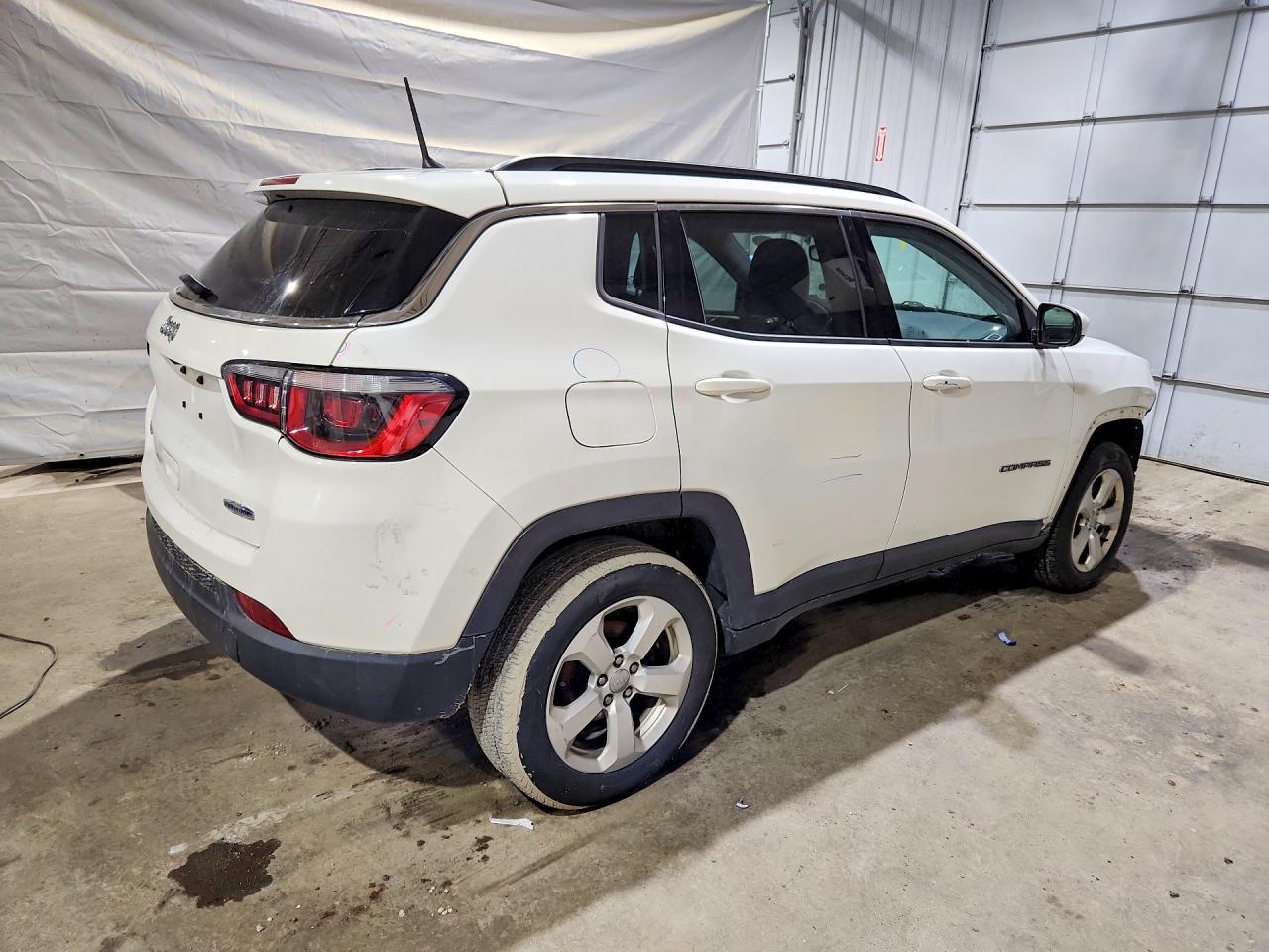 2018 Compass VIN 3C4NJDBB8JT231676 photo 3