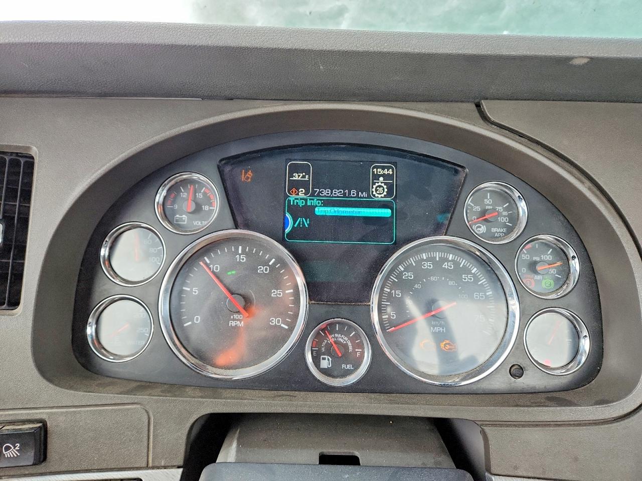 2016 KENWORTH All models VIN 1XKYA48X7GJ496707 photo 8