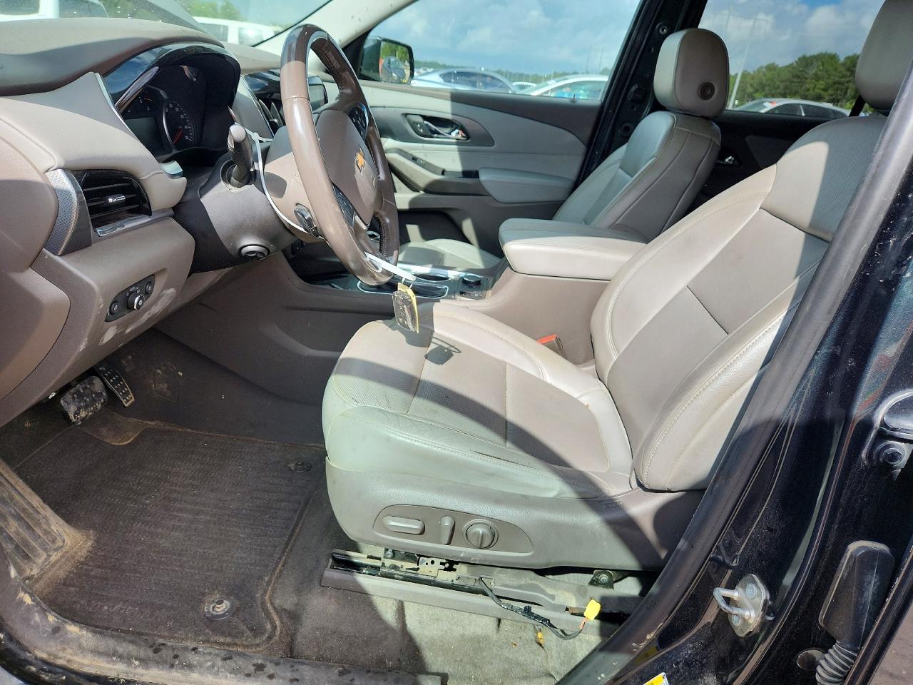 2018 Chev Traverse VIN 1GNEVJKW2JJ245481 photo 7