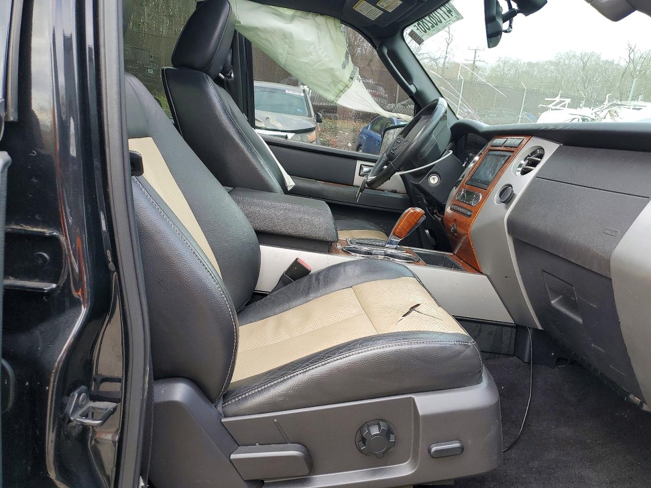 2010 Ford Expedition VIN 1FMJU1J55AEB62067 photo 7