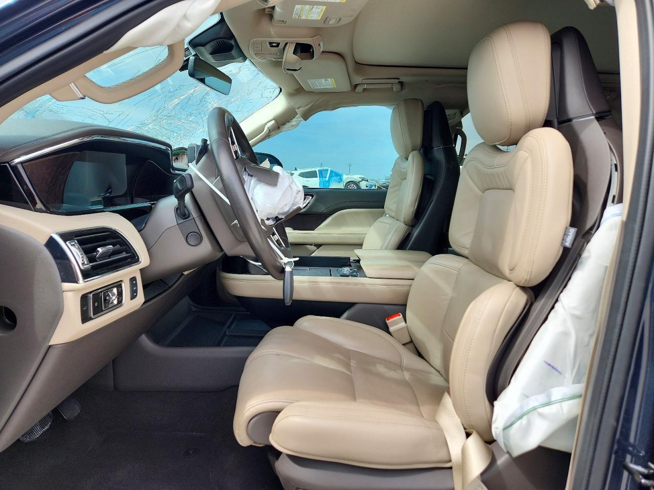 2024 Lincoln Navigator VIN 5LMJJ2LG3REL06625 photo 7