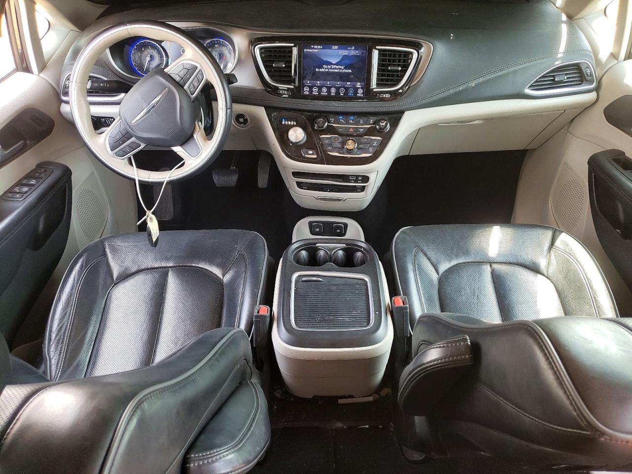 2019 Chrysler All models VIN 2C4RC1GG8KR523282 photo 8