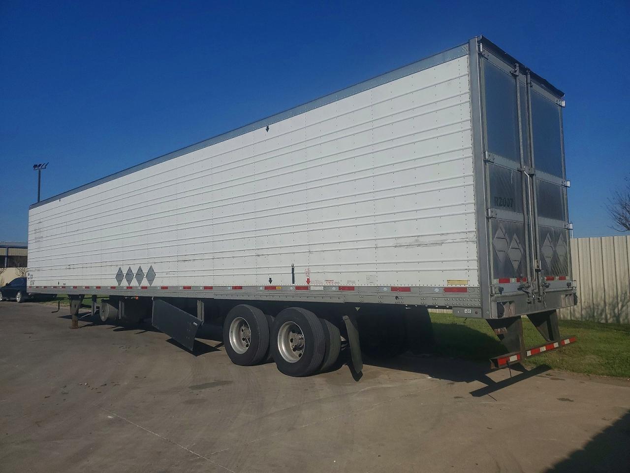 2020 UTILITY All models VIN 1UYVS2533L6848925 photo 3