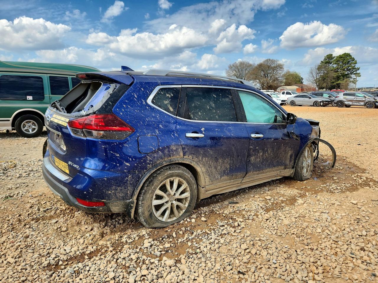 2018 NISSAN Rogue VIN 5N1AT2MV8JC788454 photo 3