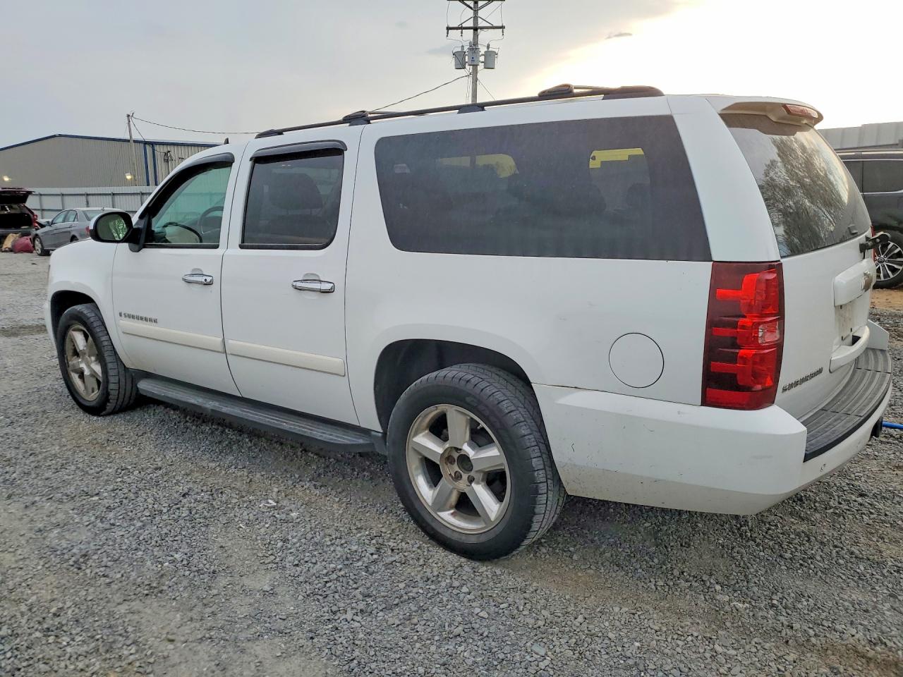 2008 CHEV Suburban VIN 3GNFK16388G197672 photo 2