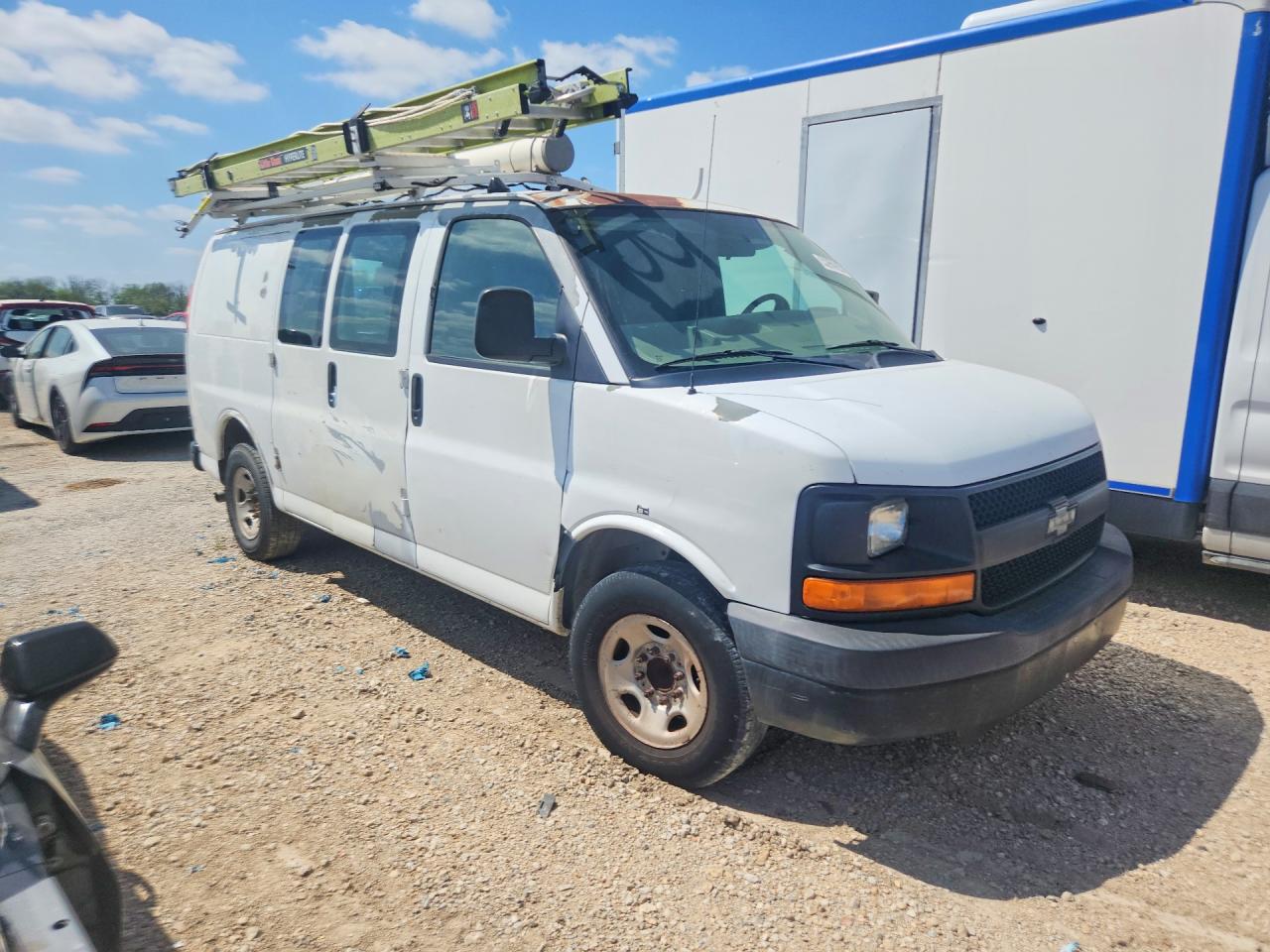 2006 CHEV Express VIN 1GCGG25VX61173912 photo 4