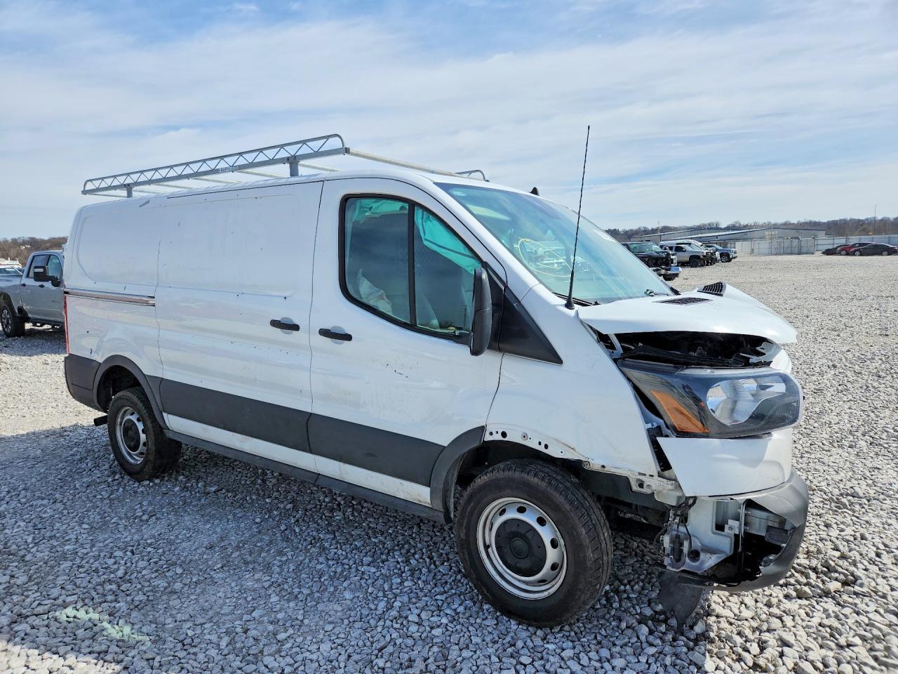 2025 Ford Transit VIN 1FTBR1Y86SKA45675 photo 4