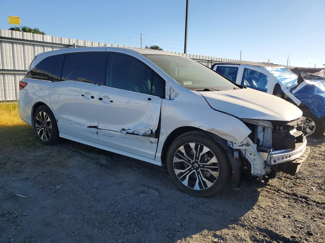 2025 Honda Odyssey VIN 5FNRL6H95SB049283 photo 4