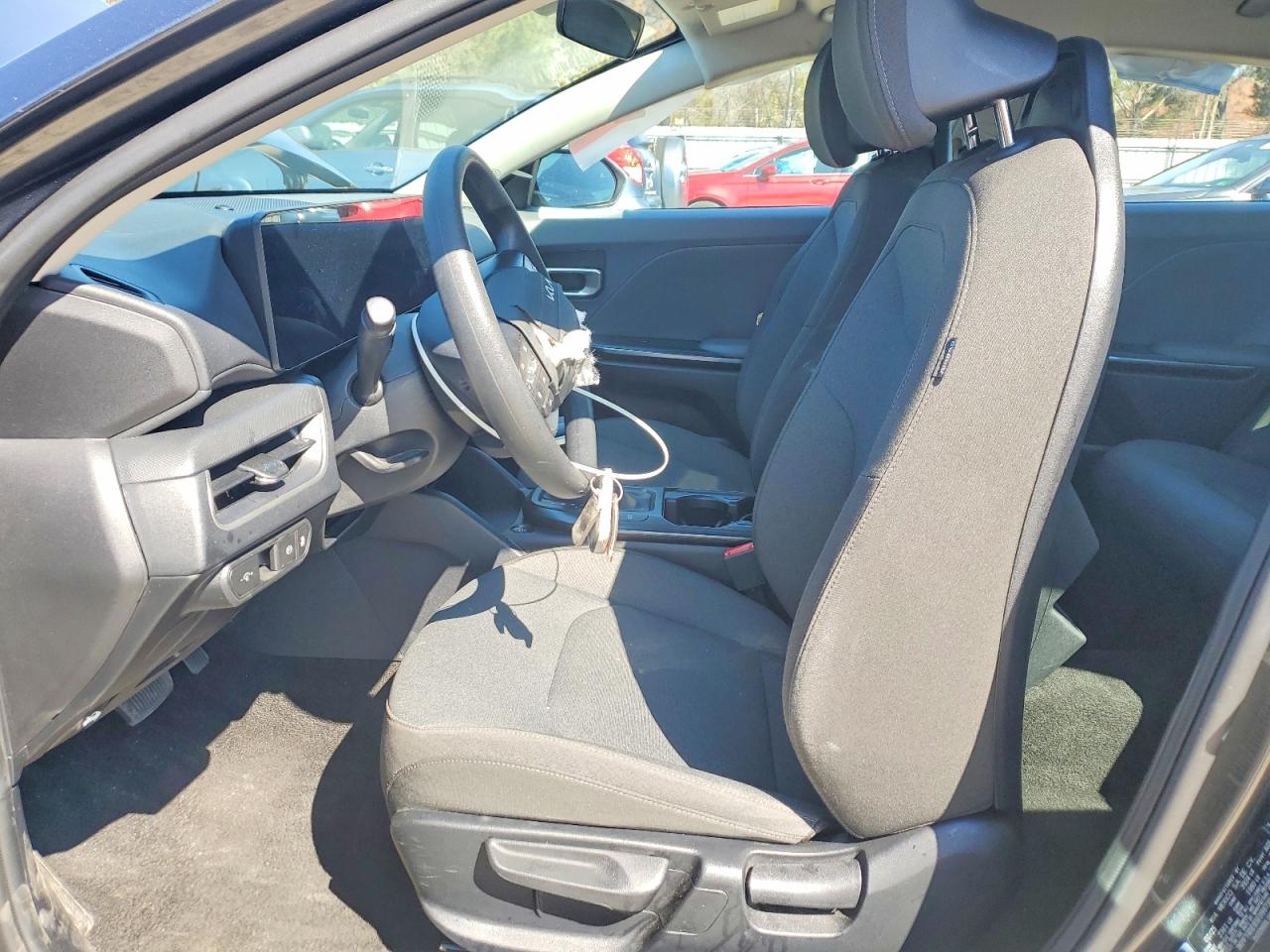 2025 Kia All other VIN 3KPFT4DE8SE099739 photo 7