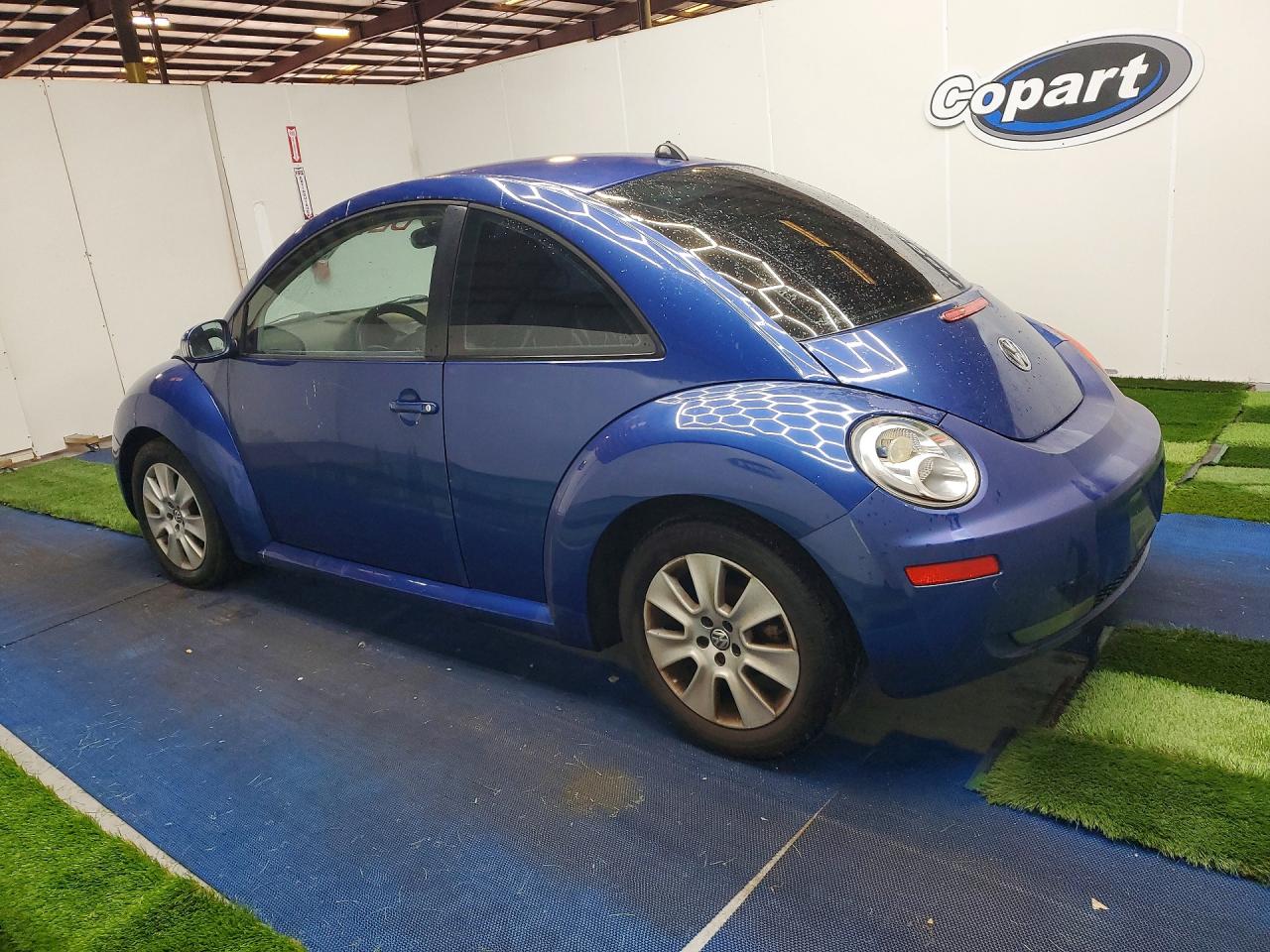 2008 VOLKSWAGEN Beetle VIN 3VWPW31C88M520976 photo 2