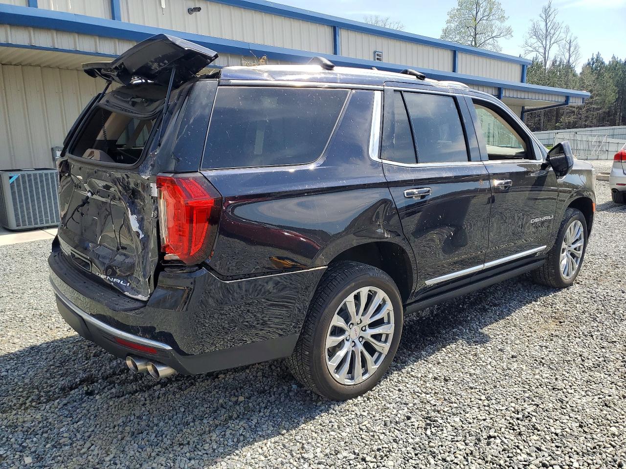 2024 GMC Yukon den VIN 1GKS1DKL8RR294619 photo 3