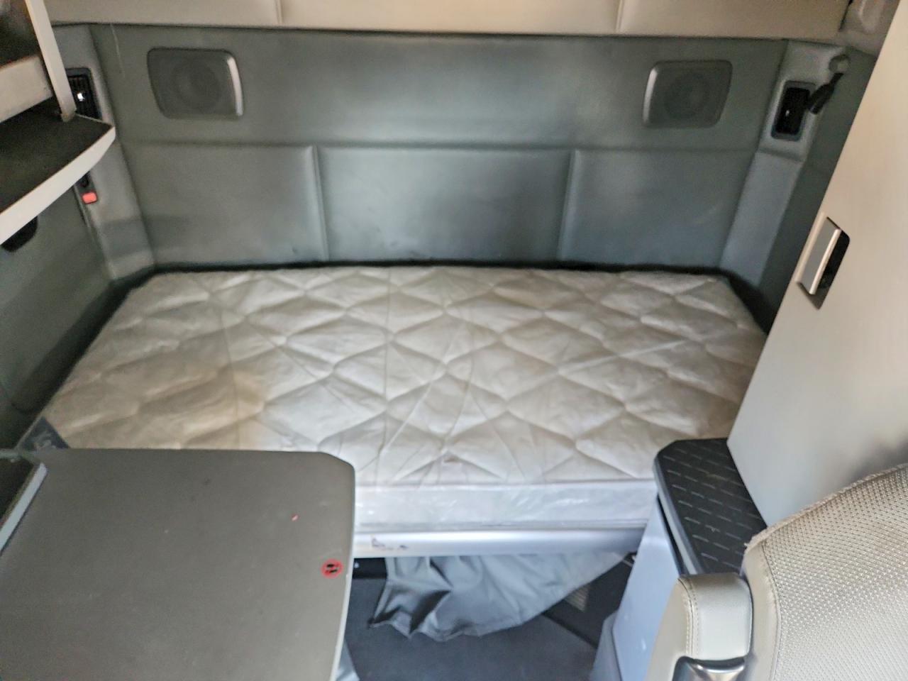 2019 KENWORTH All other VIN 1XKYDP9X9KJ241637 photo 6
