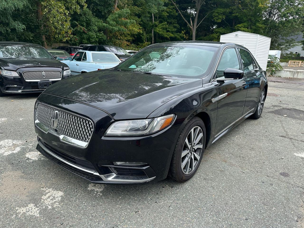 2018 Lincoln Continentl VIN 1LN6L9HK0J5602697 photo 2