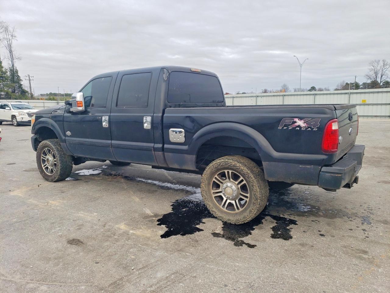 2011 Ford F250 VIN 1FT7W2BTXBEB23665 photo 2