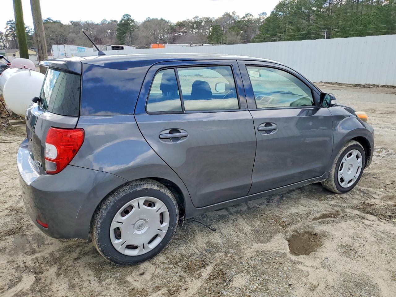2014 Scion Xd VIN JTKKUPB42E1041147 photo 3