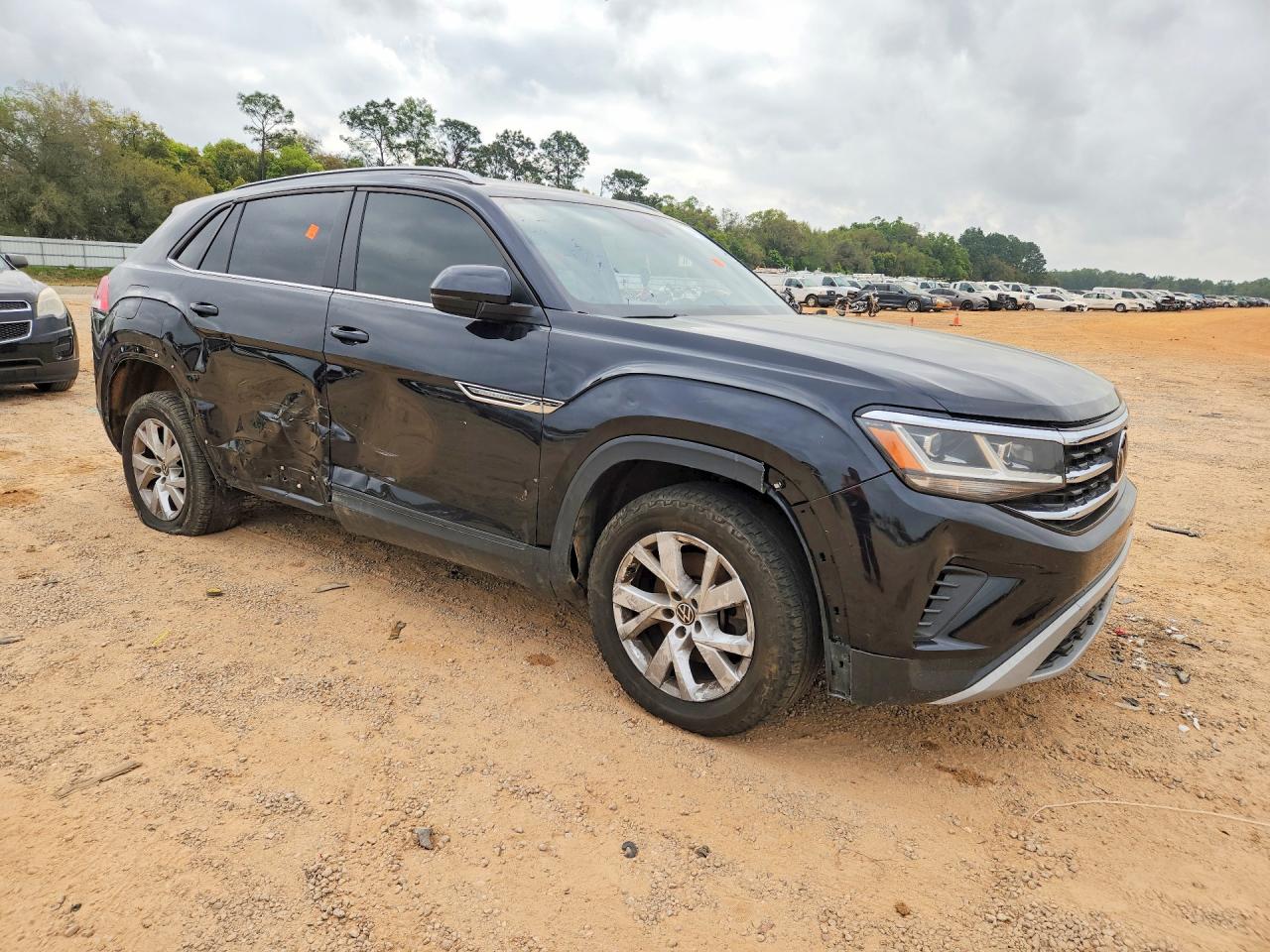 2020 Volkswagen Atlas VIN 1V2AC2CA4LC210419 photo 4