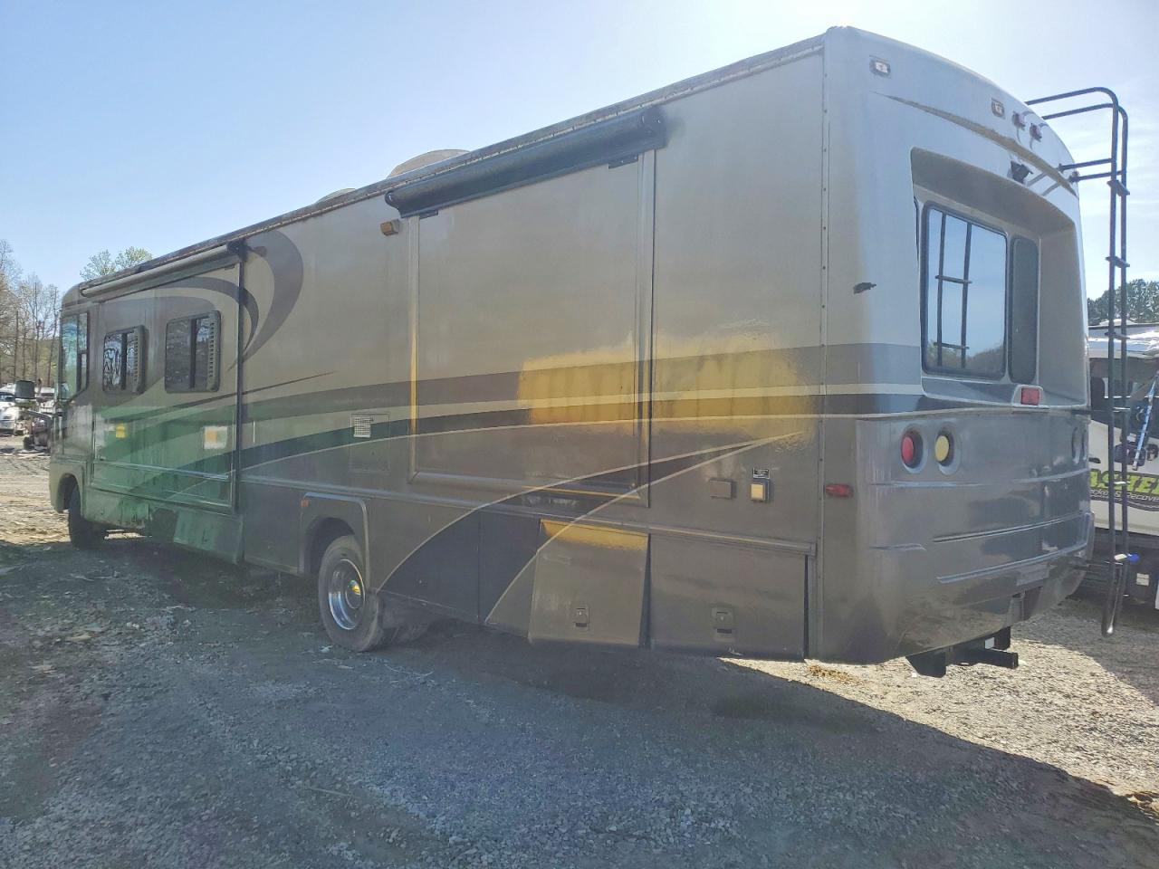2003 Workhorse All other VIN 5B4MP67G533372123 photo 3