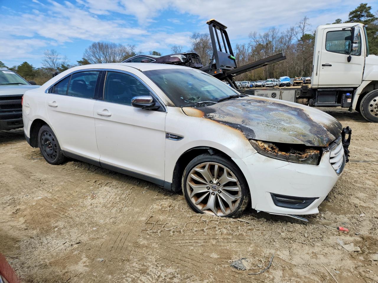 2013 Ford Taurus VIN 1FAHP2F80DG138454 photo 4