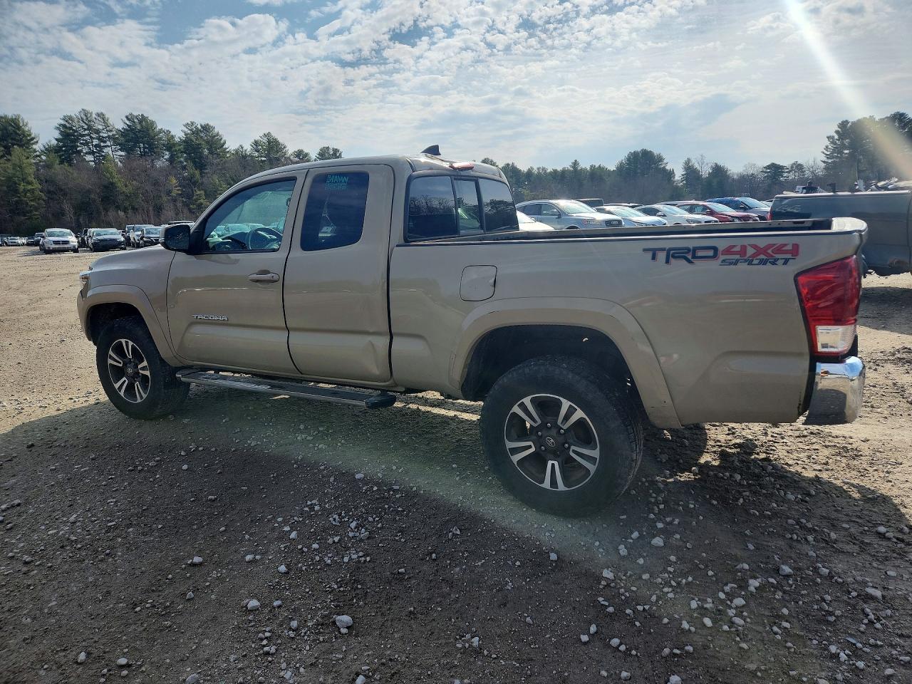 2016 Toyota Tacoma trd VIN 5TFSZ5AN9GX004524 photo 2