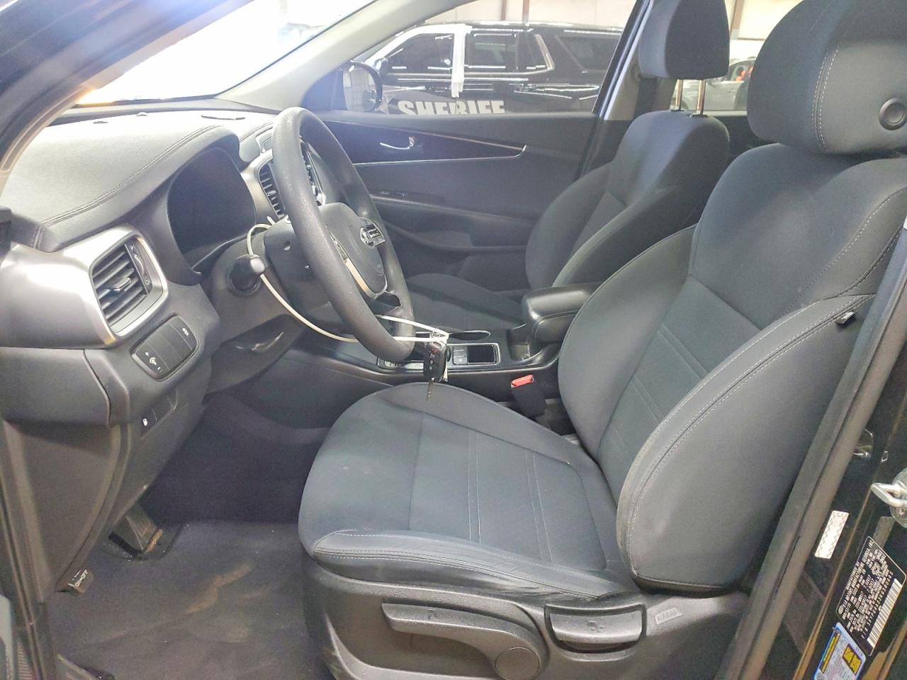 2019 Kia Sorento VIN 5XYPG4A33KG580643 photo 7