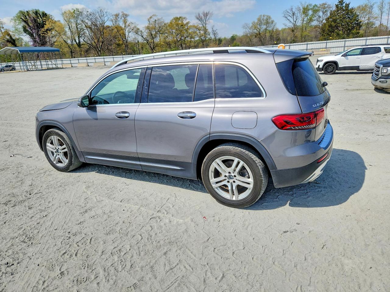 2020 Mercedes-Benz Glb-class VIN WDC4M4HB6LW006836 photo 2