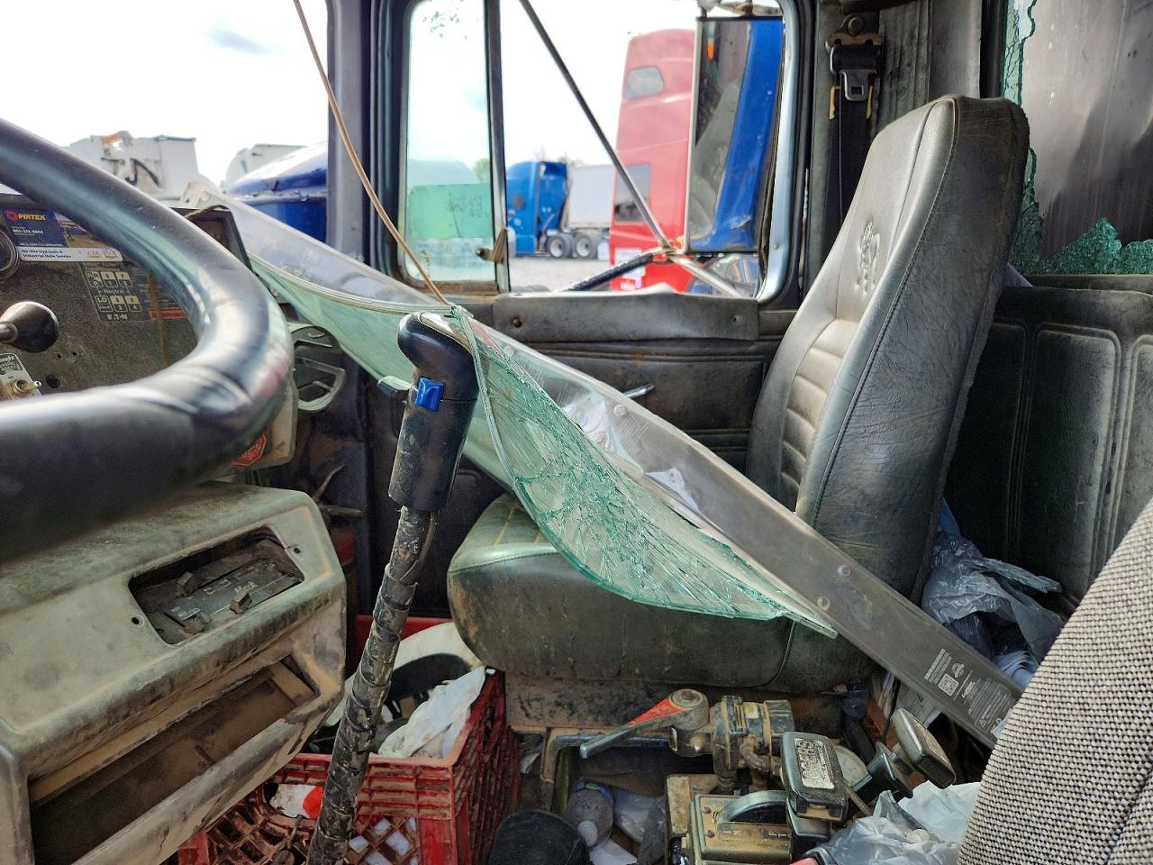 1998 MACK All other VIN 1M2P267C4WM036153 photo 6