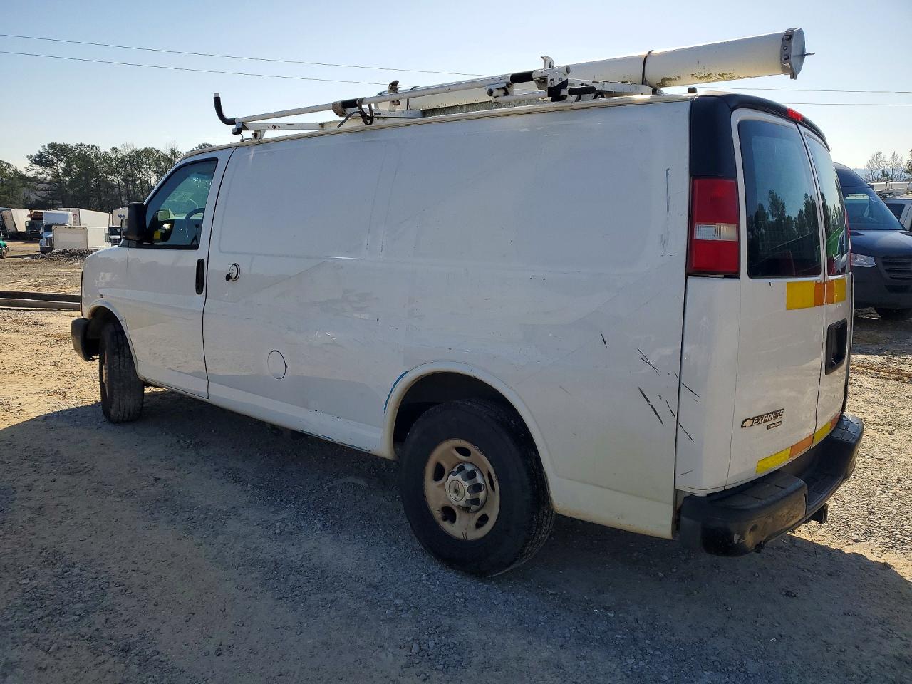 2013 CHEV Express VIN 1GCWGFCA4D1902762 photo 2