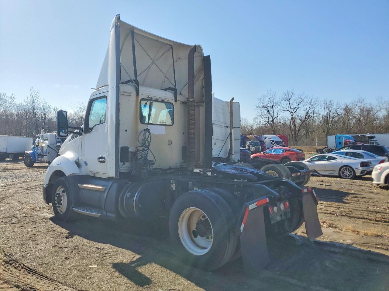 2016 KENWORTH All models VIN 1XKYA48X5GJ496561 photo 3