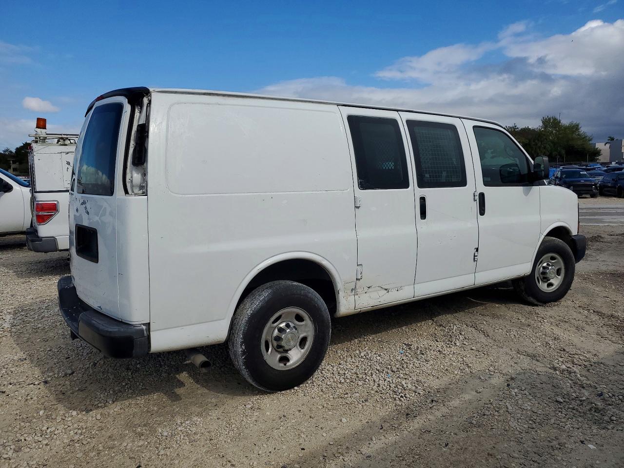 2013 CHEV Express VIN 1GCWGFCA1D1904307 photo 3