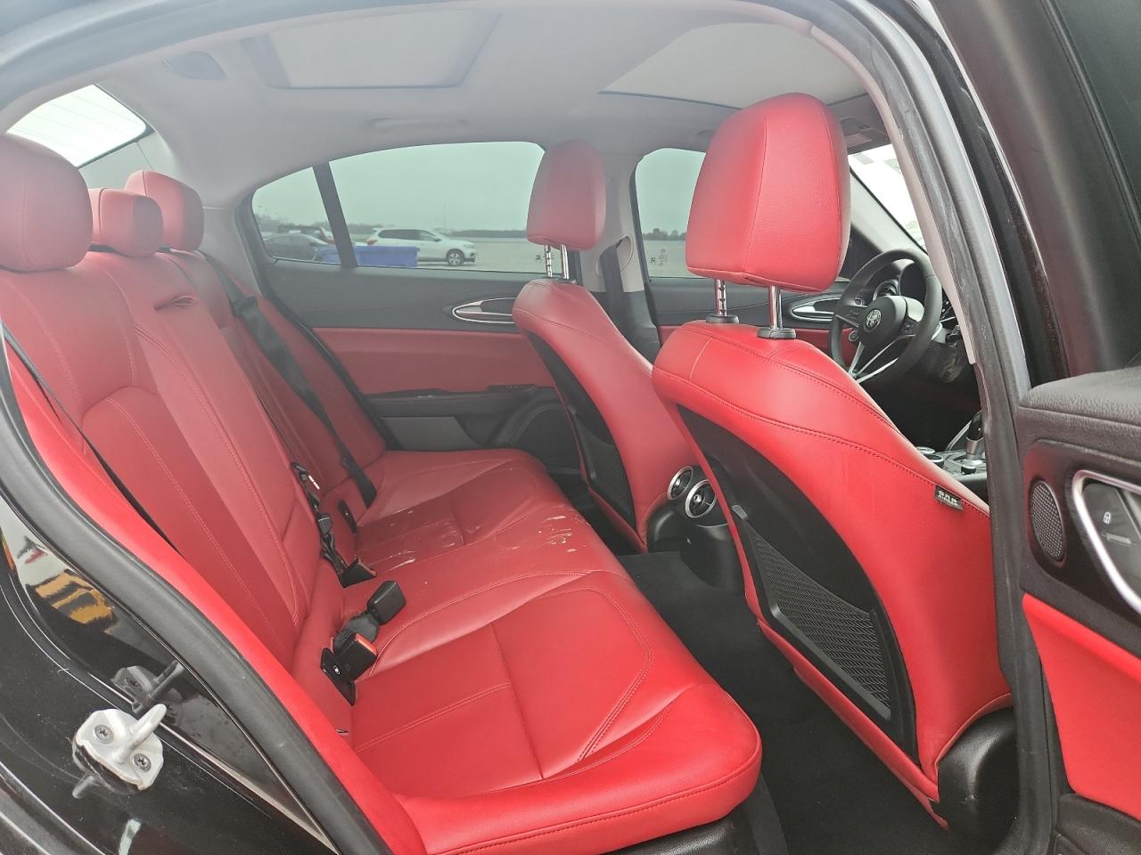 2019 Alfa Giulia VIN ZARFAMAN6K7620019 photo 10