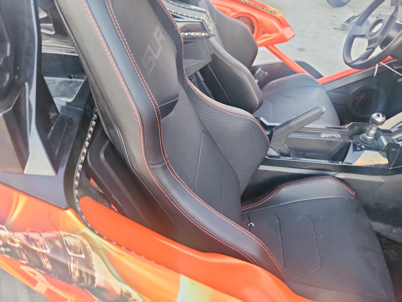 2017 Polaris Slingshot VIN 57XAARFA2H8121235 photo 6