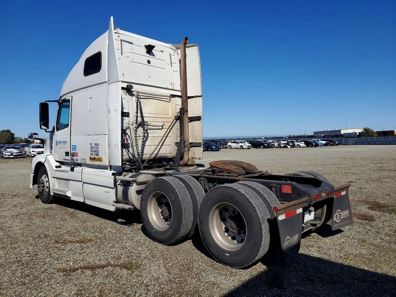 2014 Volvo Vn VIN 4V4NC9EH7EN174971 photo 3