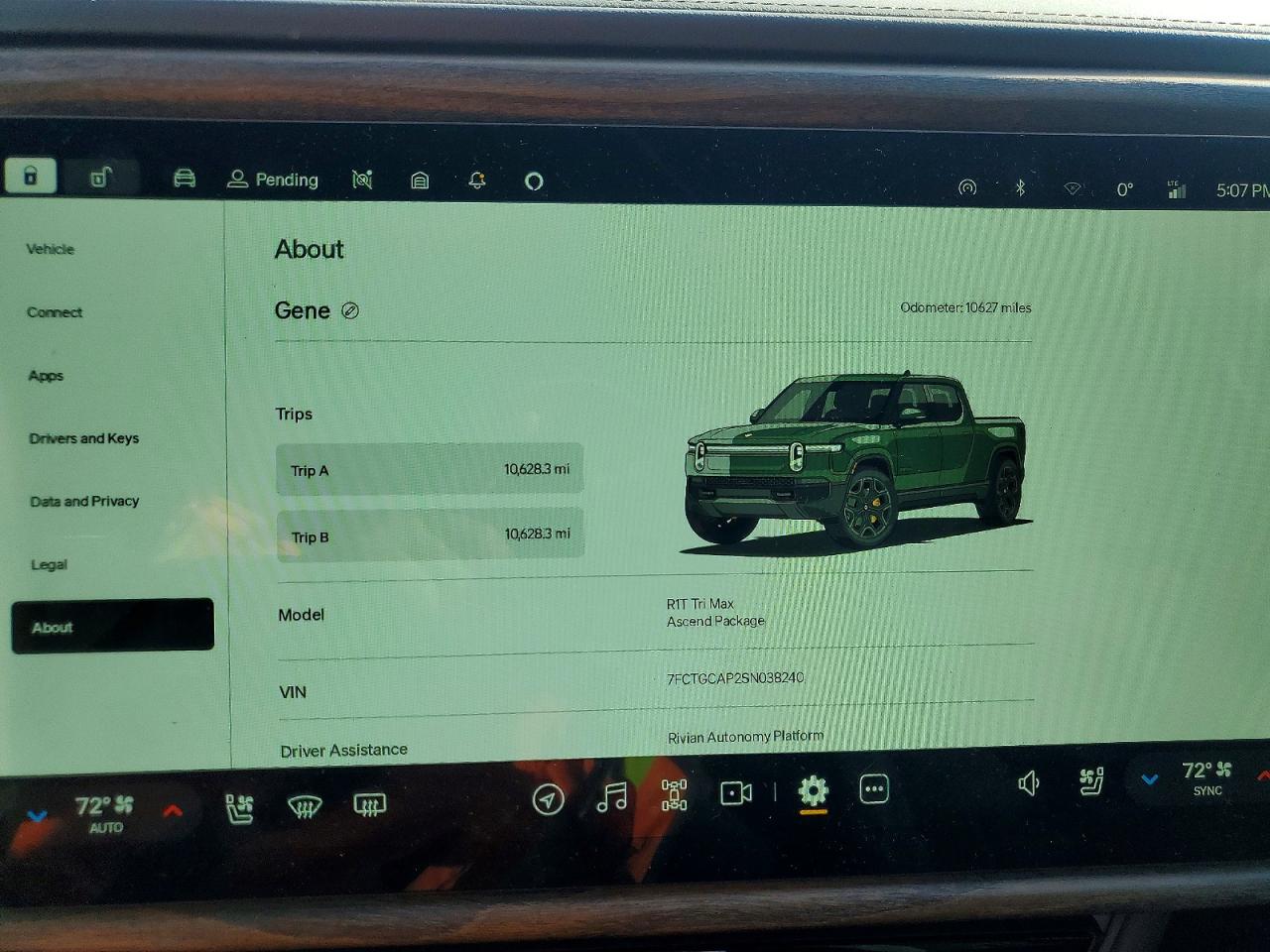 2025 Rivian Rit VIN 7FCTGCAP2SN038240 photo 9