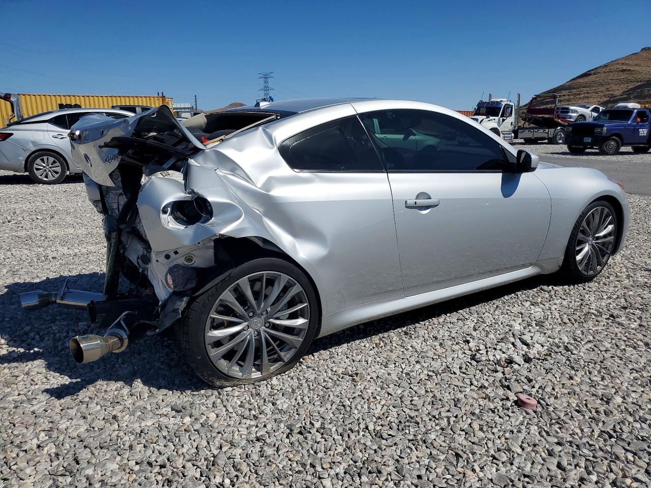 2015 Infiniti Q60 VIN JN1CV6EK6FM870920 photo 3