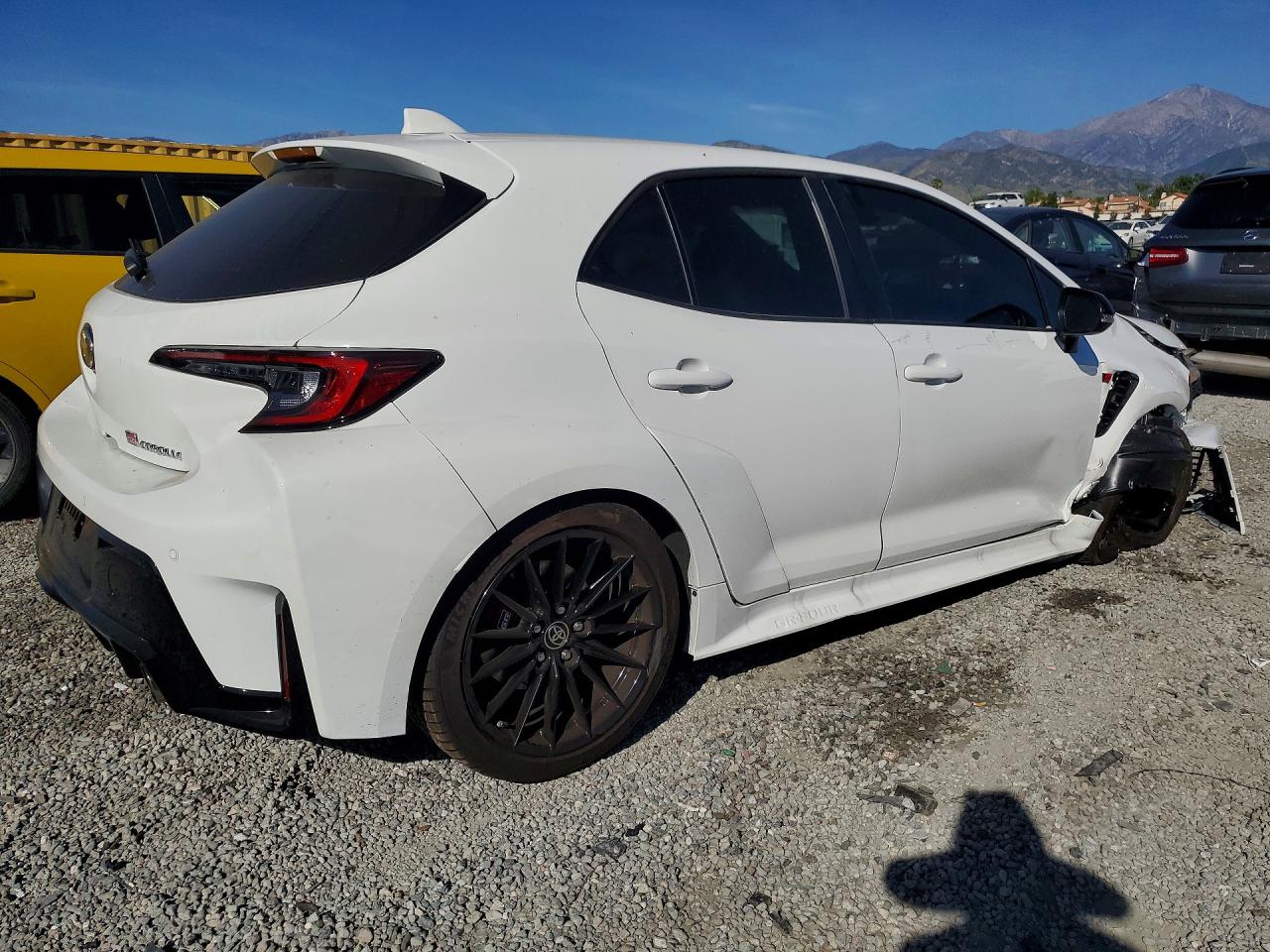 2025 Toyota Gr corolla VIN JTNABAAE5SA021403 photo 3