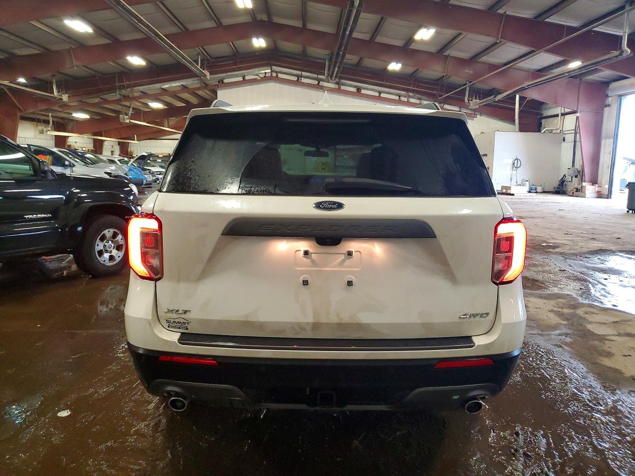 2024 Ford Explorer VIN 1FMSK8DH1RGA15589 photo 6