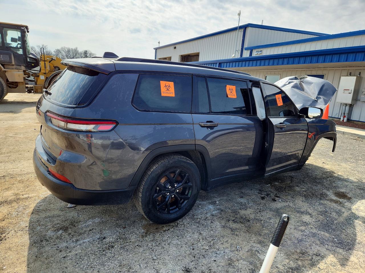 2024 Jeep Cherokee VIN 1C4RJKAG6R8556565 photo 3