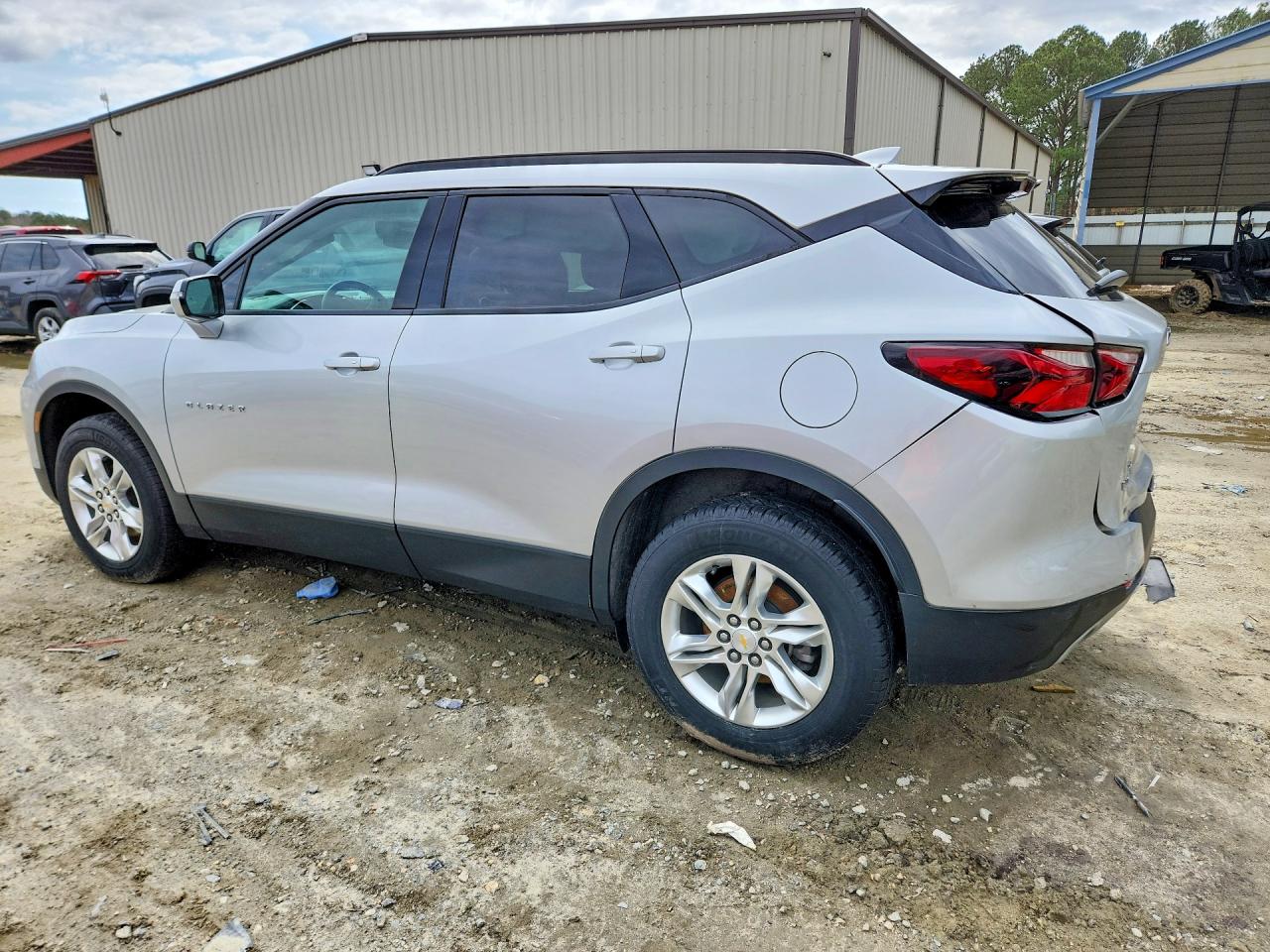 2022 Chevrolet Blazer VIN 3GNKBHR43NS173848 photo 2