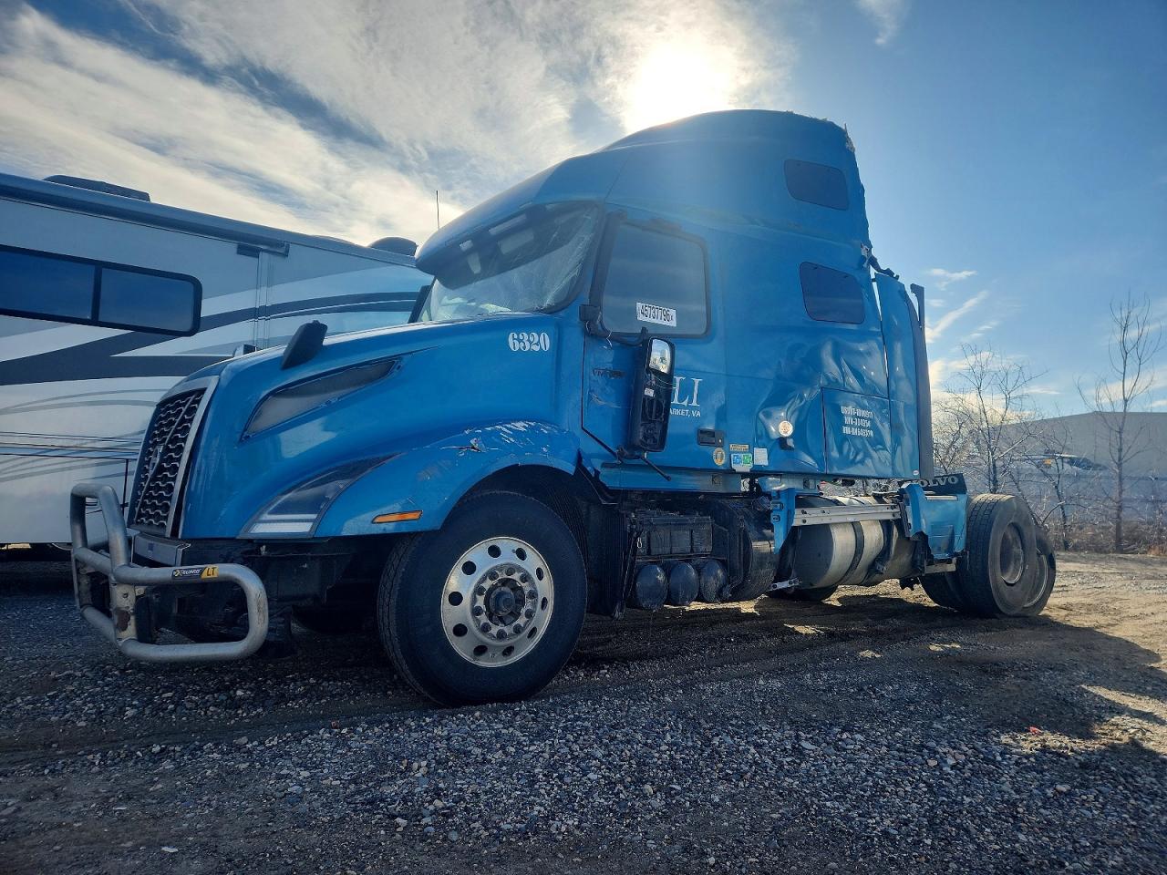2024 VOLVO Vn VIN 4V4NC9EH7RN646320 photo 2