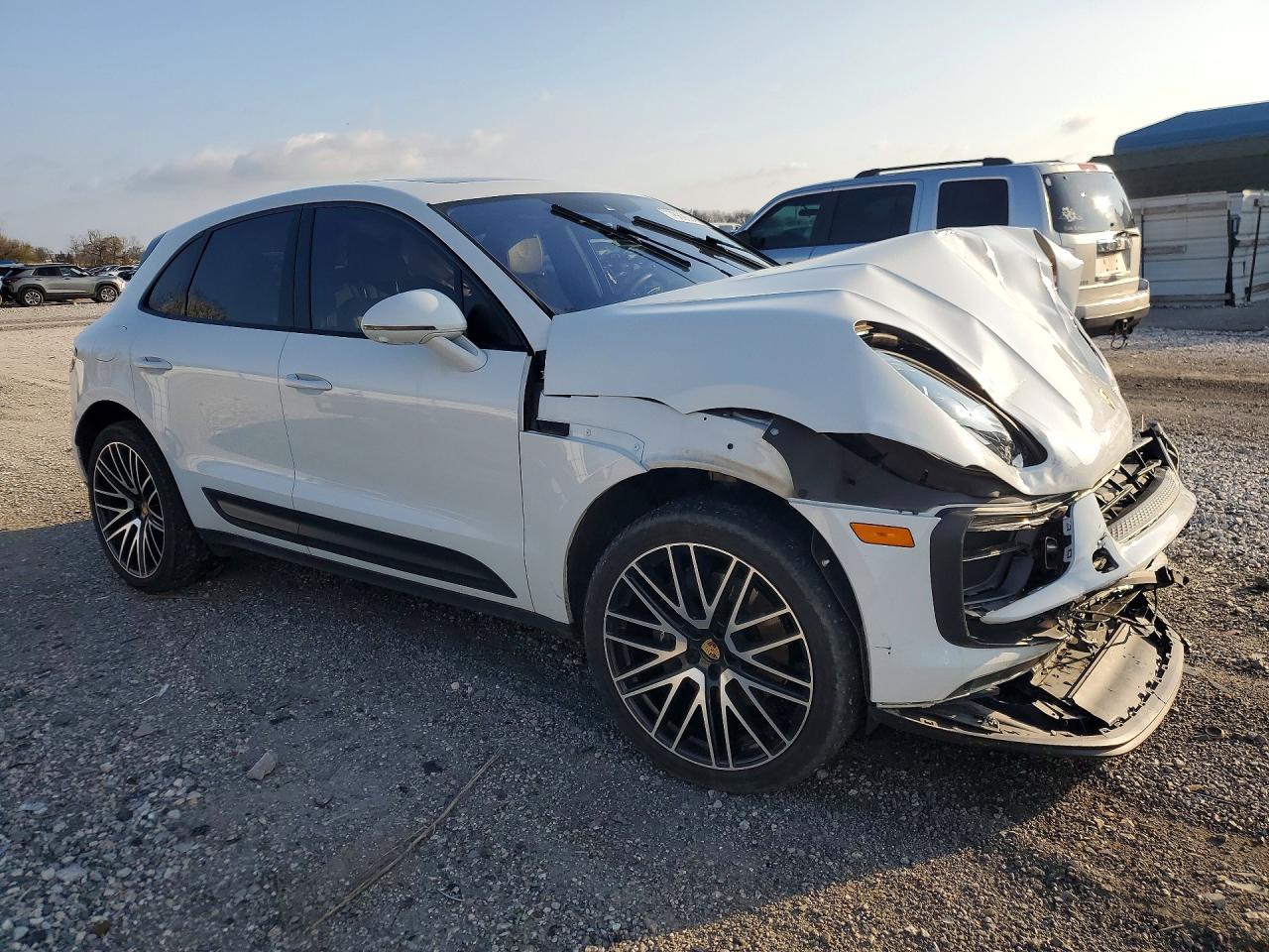 2024 Porsche Macan base VIN WP1AA2A55RLB10611 photo 4