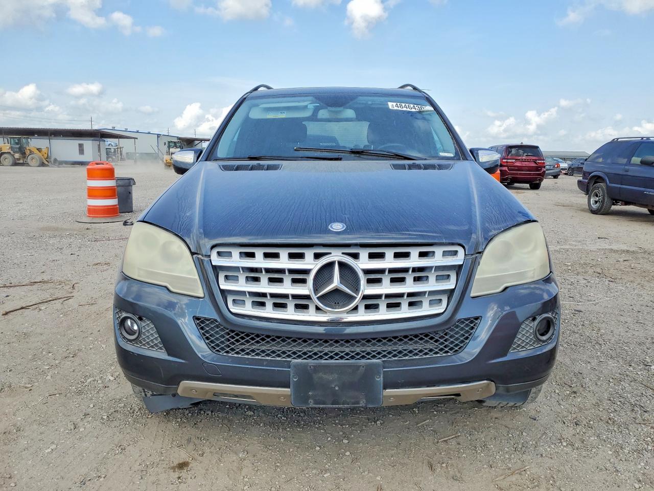 2010 Mercedes-Benz M-class VIN 4JGBB5GB5AA624049 photo 5